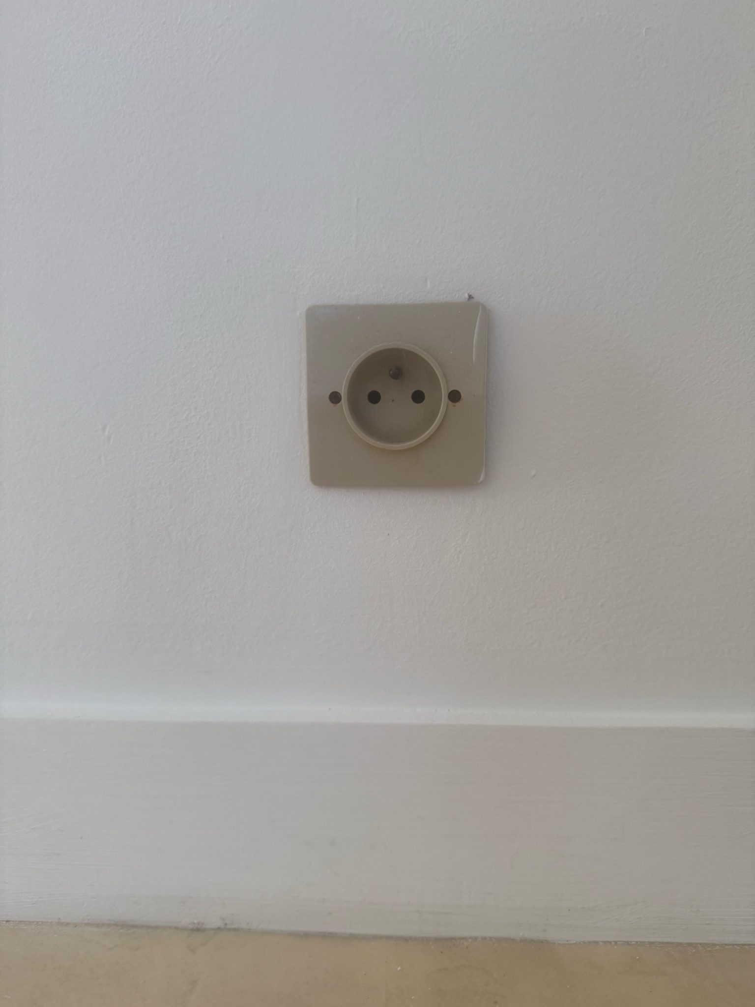 Rénovation de prise électrique à Caen